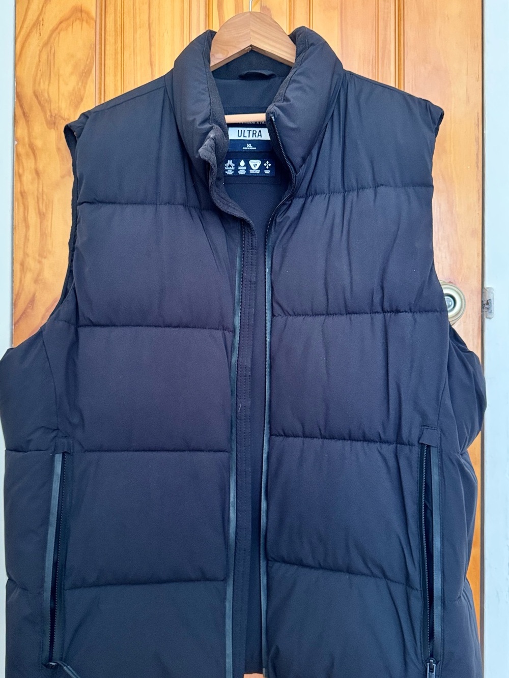 Abercrombie & Fitch Black Quilted Puffer Vest - Picture 1 of 8